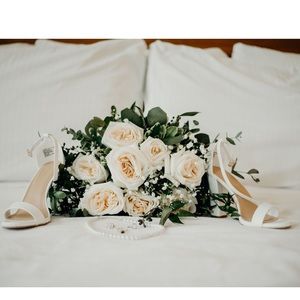 Shoe Dazzle White Block Heels